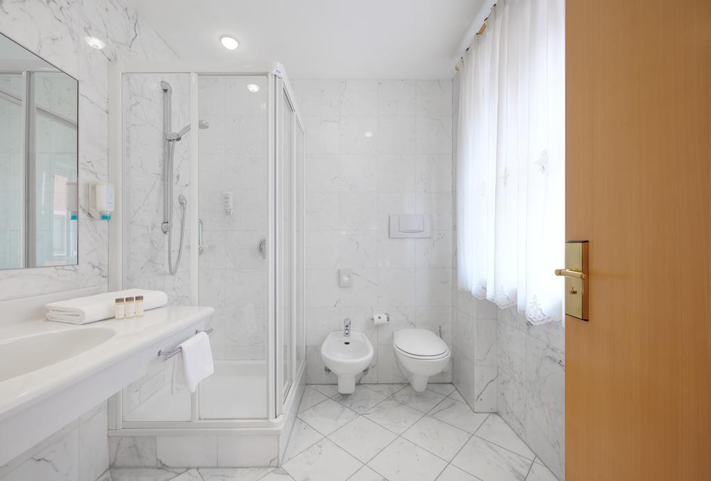 Hotel Goldene Rose บรูนิโก ภายนอก รูปภาพ